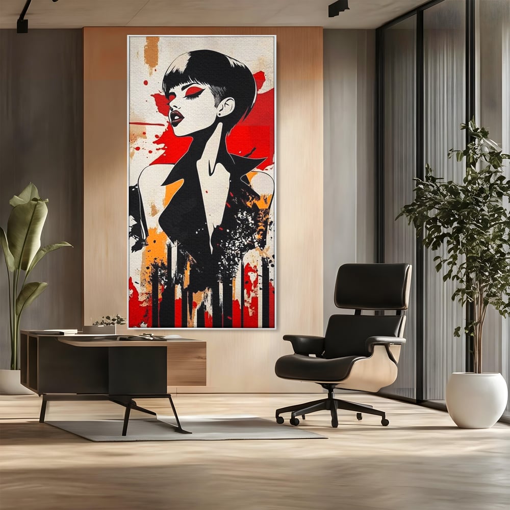 Tablou canvas cu tablou canvas cu portret de femeie stilizat, in rama de aluminiu argintiu, pe perete intr-un birou